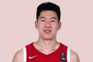 张子一应培养为后卫 我们需培育高大且有体重的前锋