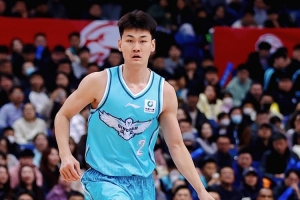 记者：青岛男篮已与王睿泽、赵嘉义、吕俊虎完成续约谈判