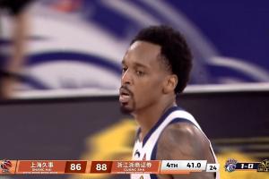 《MVP级卓越表现！布朗孤军奋战独揽全场50分并缔造个人新高》