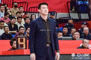 《近期CBA总决赛呈现一边倒趋势，媒体人称缺乏悬念与叙事性，观感较为平淡》