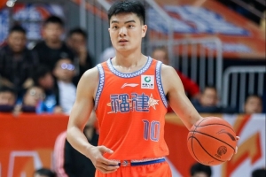 黎伊扬：增强体质 提高防守对抗力度与体能积累 精炼投篮技巧