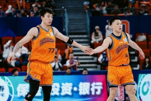 《上海夺冠并非全凭运气，本土球员金金、李弘权等表现抢眼》