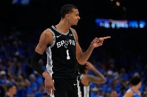FIBA官方微博透露：文班赛事阵容揭秘，戈贝尔、库里与杜兰特领衔参赛