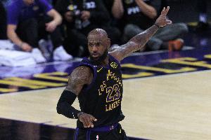 湖记：自由市场开启3个多小时 ESPN持续热议詹姆斯