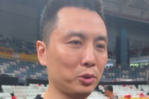 卢伟表示弗格为球队贡献良多，期盼两队国手都能健康顺利完成比赛